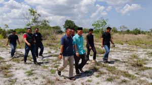 Kunjungi Gedung Meneng, Calon Bupati Tuba Qudrotul Ziarahi Lima Makam Leluhur