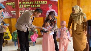 Dalam Rangka Mendukung Program Asta cita, Polres Waykanan menggelar Makan Bergizi