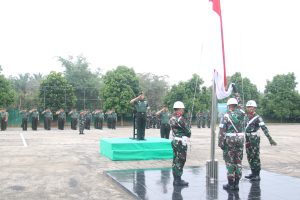 Bacakan Amanat Kasad, Dandim 0429/LAMTIM Pimpin Upacara Bendera Bulanan