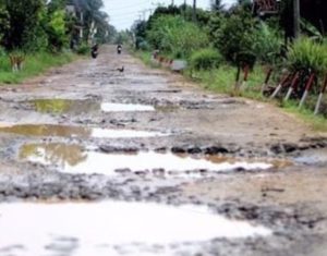 Warga Kecamatan Way Jepara dan Mataram Baru Keluhkan Jalan Rusak Yang Bertahun-tahun Tak Diperbaiki Pemda Lampung Timur
