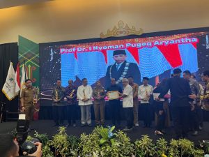 Qudrotul Ikhwan Bupati Tulang Bawang Terpilih Terima Penghargaan PERPADI Awards 2024.