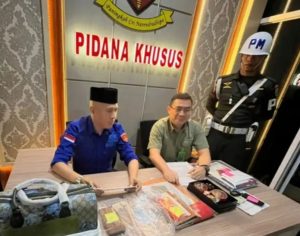 HEBOH! Rumah Bupati Lampung Timur Digeledah, Kejati Lampung Sita Barang Mewah dan Dokumen Penting!